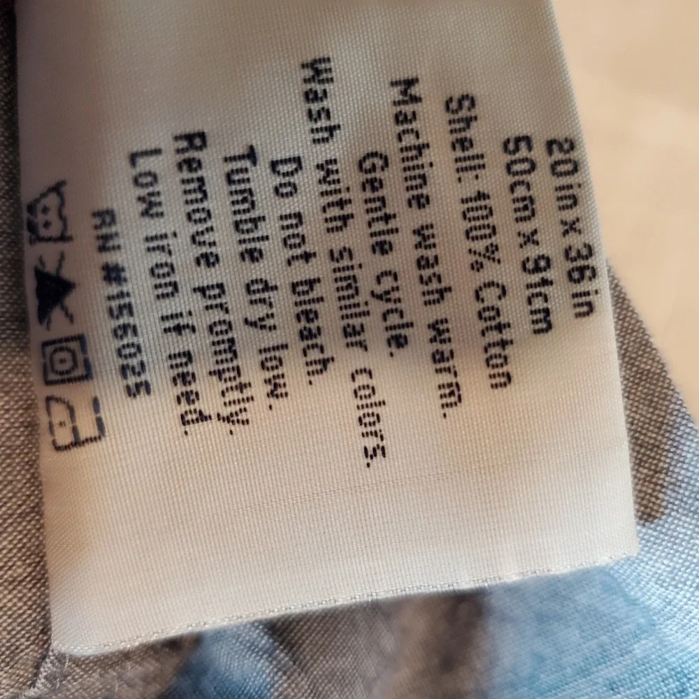 Cremieux Blue Cotton Chambray King Pillowcase Set of 2 Wood Button Closure 20x36
